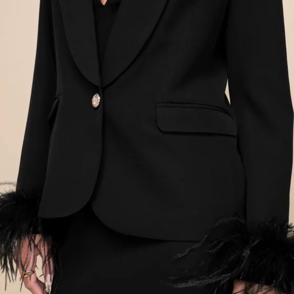 Lulu's Elegant Black Blazer with Feather Cuffs - Picture 3 of 3